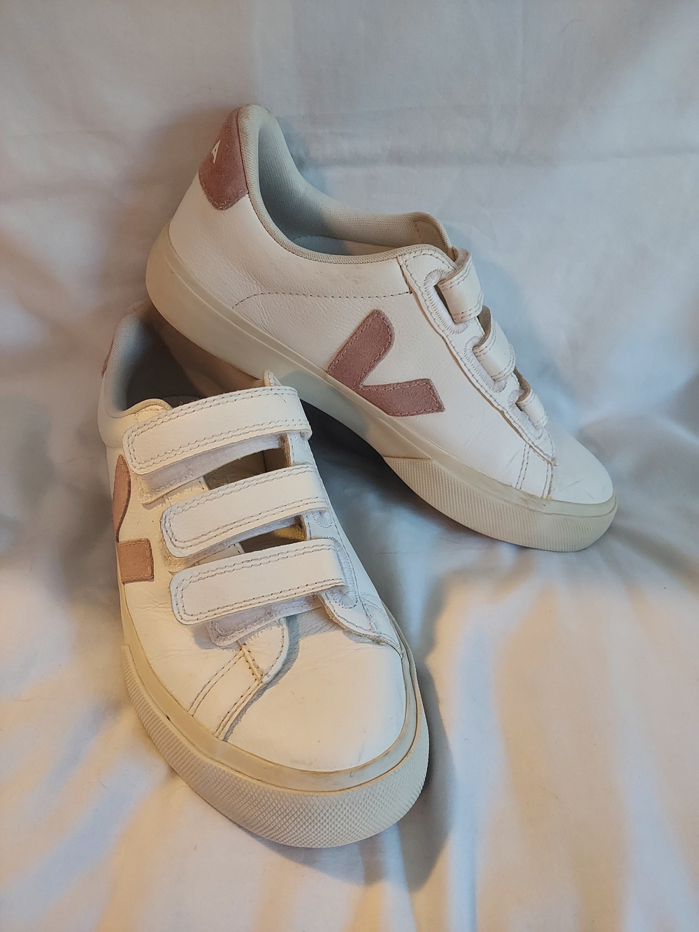 VEJA Recife ChromeFree Leather Velcro Sneakers - White / Babe Pink 8